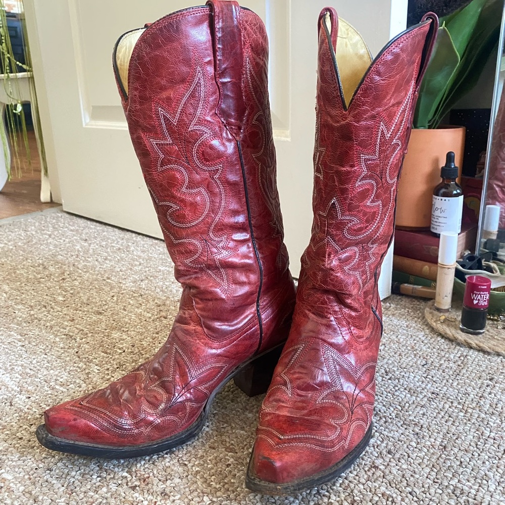 red COWBOY BOOTS ❤️‍🔥